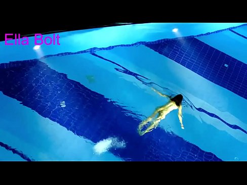 ❤️ Jeg kan ikke stoppe med at se, ung blondine fanget i at svømme nøgen i ELLA BOLT resort pool ️ Sex video at da.porno24-7.ru ️❤