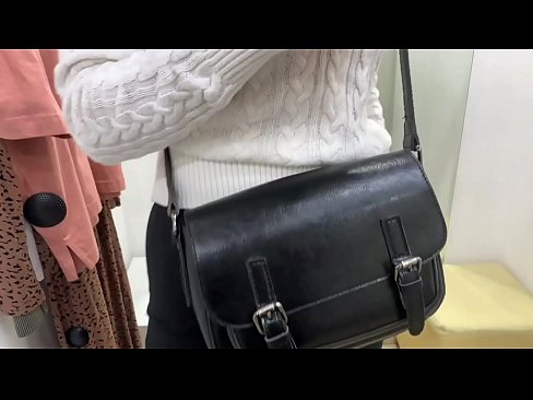❤️ Offentlig onani af ung kælling FeralBerry med en dildo i prøverummet ️ Sex video at da.porno24-7.ru ️❤