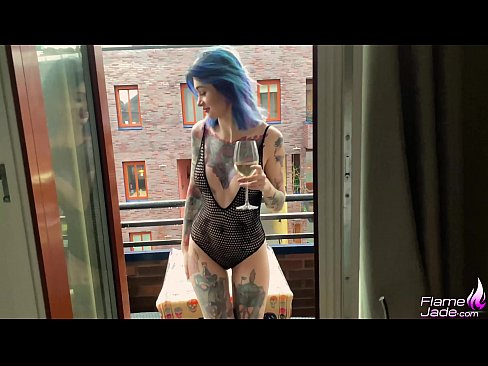 ❤️ Kæmpe pige suger med en sut og knepper lidenskabeligt under åben himmel ️ Sex video at da.porno24-7.ru ️❤